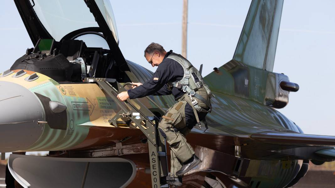  Първият български F-16 Block 70` 